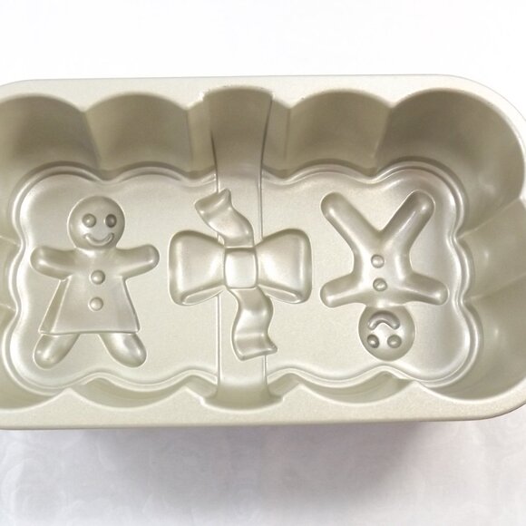 Vintage Gingerbread Loaf Pan, Nordic Ware, Heavy Cast Aluminum BAKEWARE - Picture 9 of 16